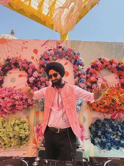 Another angle from the pink-themed Mehendi. The decor was amazing and inspired a vibrant and fun set.