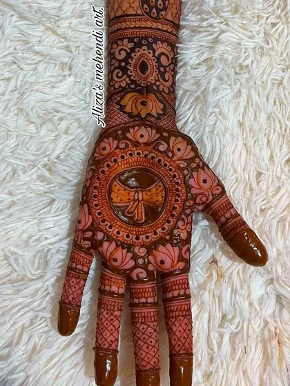 Another bridal design on a practice hand, this one featuring a beautiful mandala.