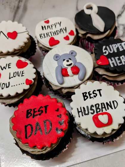 Cupcakes are perfect for when you want to say a lot in a small bite. 🫶🏻 These are custom-themed cupcakes I made for a client to celebrate her husband. I can create personalized designs for any occasion, from birthdays to celebrating your dad.