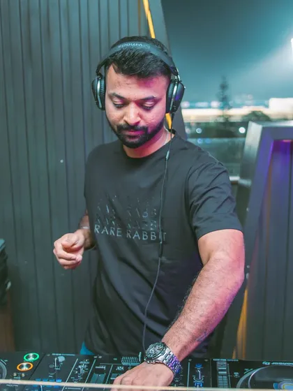 A more serious, focused look from the same event. It's a balance of fun and concentration.