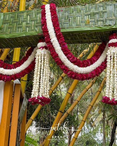 Traditional Wedding Decor