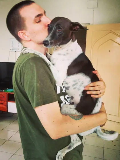 A sweet moment with Luna. Her family tells me she's a picky eater who doesn't like peas, so I always make sure her meals are just the way she likes them.