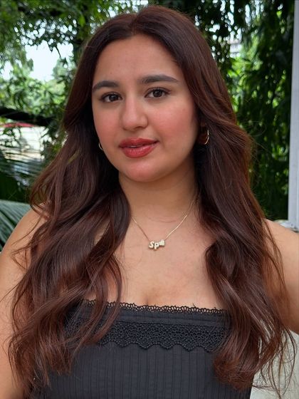 Birthday ready with this gorgeous, rich auburn color. It's a full-coverage color that is vibrant and glossy, perfect for celebrating a special occasion.