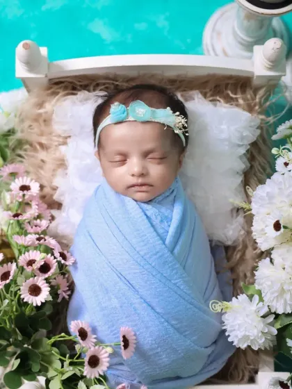 Newborn Dreams: The First Few Weeks photo 30