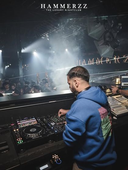 Visuals & Special Effects photo 16