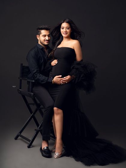 The color version of this chic seated portrait. This couple's style is just amazing.