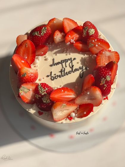 Signature Fruit & Floral Cakes photo 25