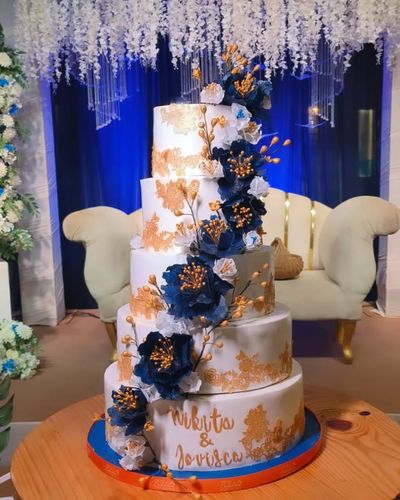Bespoke & Celebration Cakes
