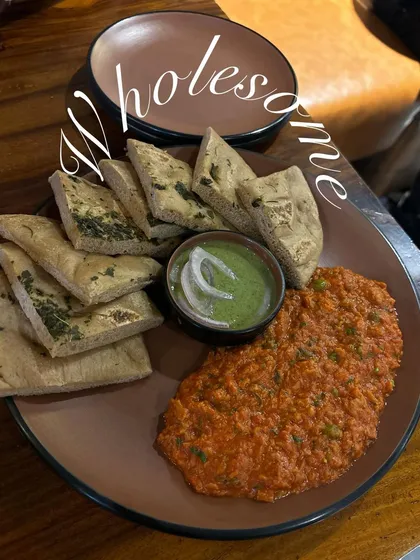 A wholesome meal of keema with kulcha. Sharing my love for food, one delicious plate at a time.