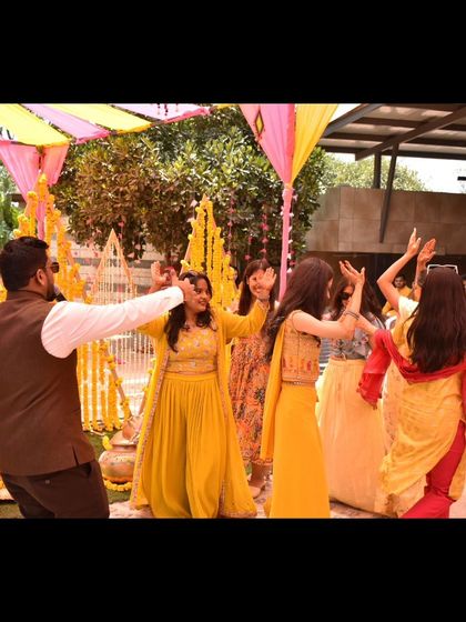 Emcee Pramod - Wedding Emcee & Host Vibrant Haldi & Mehendi Ceremonies photo 43