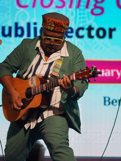 Loysum - Acoustic & Unplugged Performances On Stage: Live Gigs & Events photo 37