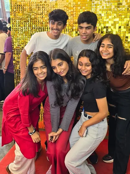 A group of students having a great time at the Mithibai Kshitij fest. Our photo booth is a must-have attraction for any college festival.