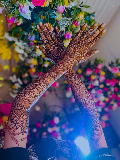 Z4 Studios - Bridal & Wedding Henna Additional Work photo 3