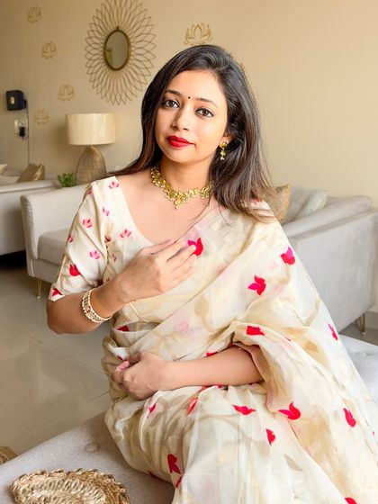 Another portrait showing the details of the Jamdani weave and the matching blouse. This look is all about celebrating heritage with a modern twist.