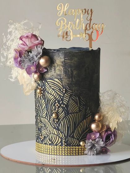 Swetha Mehta - Custom Non-Fondant Cakes Art in Buttercream: Hand-Painted & Textured Designs photo 7