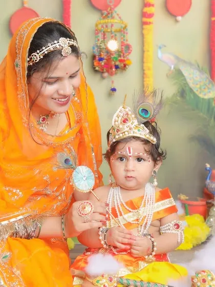 A beautiful moment between Krishna and his Maiya. I encourage mothers to join in for these shoots to capture that special, loving rishta.