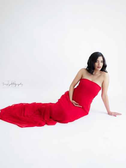 Solo Radiance: Portraits of the Mother-to-Be photo 243