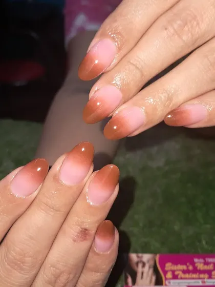 A warm and cozy brown ombre set. This design is perfect for autumn, with a beautiful gradient from a nude base to a rich brown color.