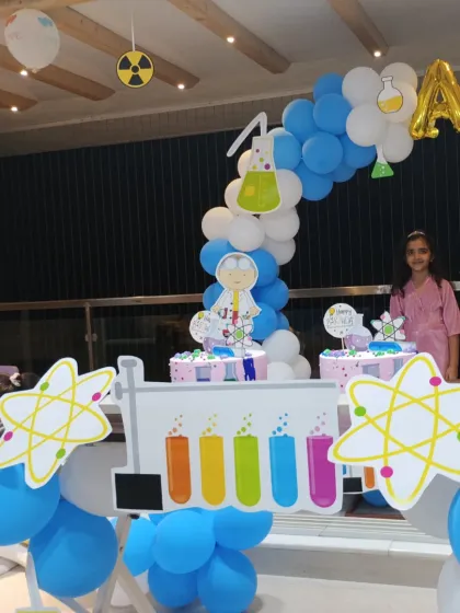 A full view of the Science theme decoration on a balcony, showing how we can adapt to any space.