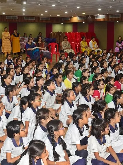 More moments from my travels to schools across the country, each one a unique and joyful experience. From interactive workshops to large assembly performances, I tailor each session to the school's needs.