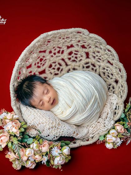 WonderBump Studio - Newborn Photography Cozy in Baskets & Props photo 22