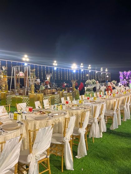 Artful Displays & Elegant Setups photo 43