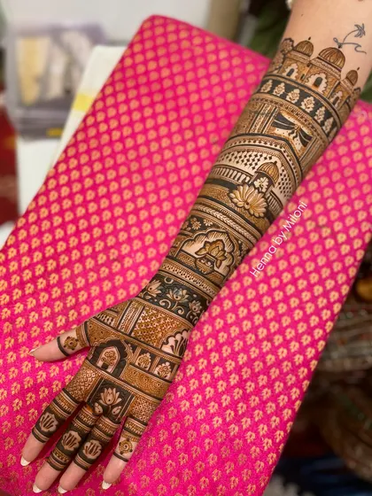 A beautiful no-figure bridal mehendi for my Jain bride. The design is full of traditional patterns like lotuses, elephants, and swans, respecting her preferences.