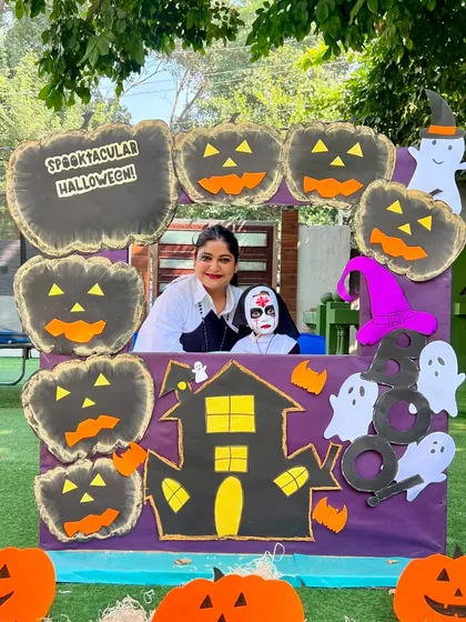 This little nun and her mom look fantastic. Our Halloween workshop was filled with creative costumes and happy family moments.