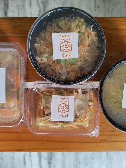 My 4-course meal is perfect for a special occasion. This set includes a cucumber apple lettuce salad, bone broth soup, chicken fried rice, and a veggie-chicken stir fry, all packed and ready to serve.