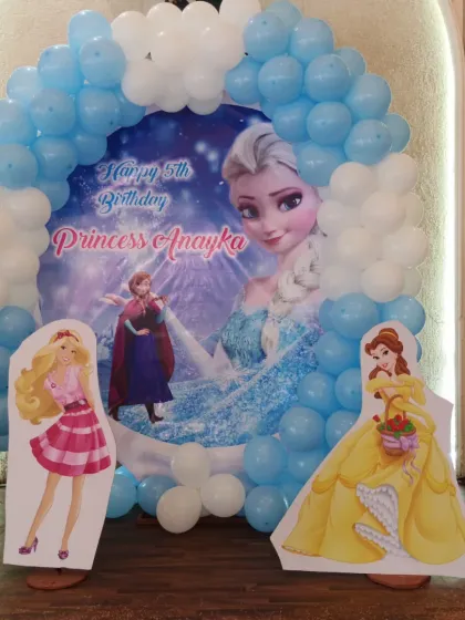Full view of the Frozen theme photo booth, a perfect spot for guests to take pictures with the birthday princess.