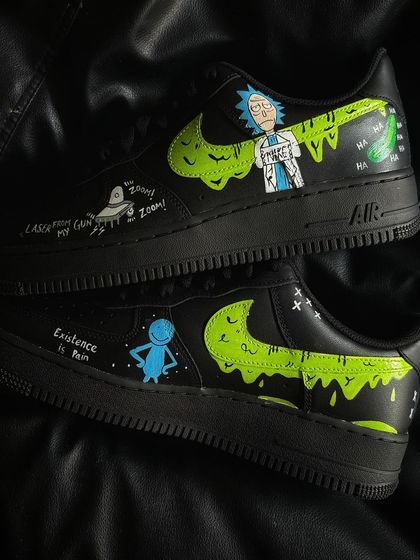 The other side of the custom sneakers, featuring Rick Sanchez and his portal gun.