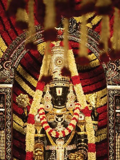 For an authentic spiritual ambiance, I incorporated a precisely crafted Tirupati Balaji sculpture. This replica of Lord Venkateshwara, with its intricate details and adornments, brought a divine presence to the wedding.