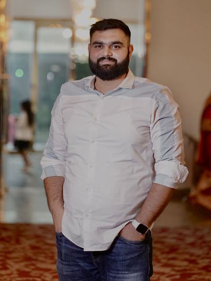 Alag Hun, Galat Nahi photo 4