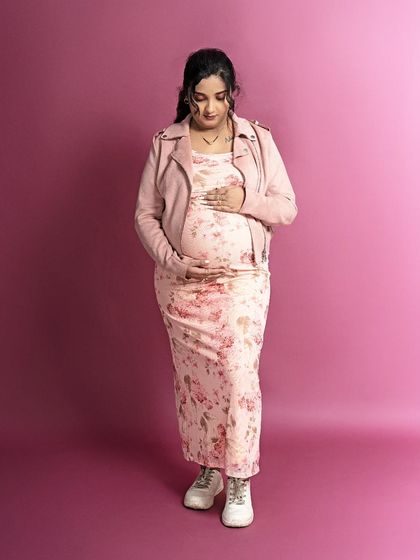 Lens And Stories - Maternity Photography The Glow of Motherhood: Solo Portraits photo 37