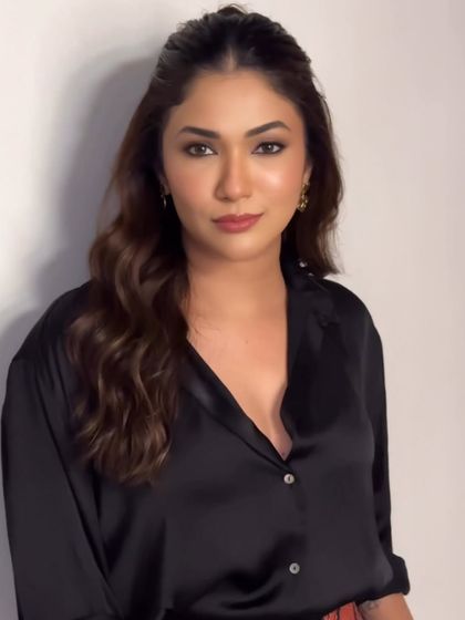 Ridhima Pandit looking radiant with this natural glam. The makeup is designed to look fresh and feel lightweight, perfect for a long day of appearances.