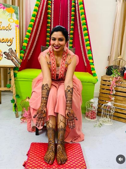 Kanha Mehandi - Bridal Mehndi Complete Bridal Packages (Hands & Feet) photo 8