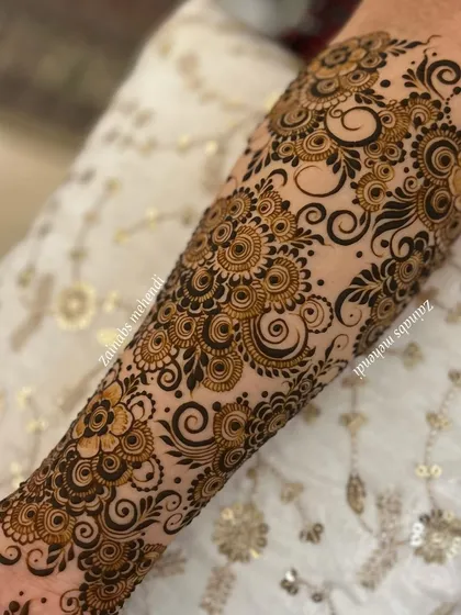 A close-up of one of my favorite designs, showcasing the intricate swirls and floral clusters.