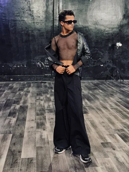 My style reflects my approach to dance: modern, confident, and full of energy. Whether I'm performing or judging, I bring my whole vibe to the floor.