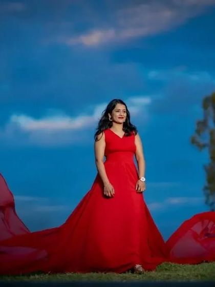 Dress Rental Buzz - Photoshoot Outfit Rental Dramatic Trail & Flying Dresses photo 22