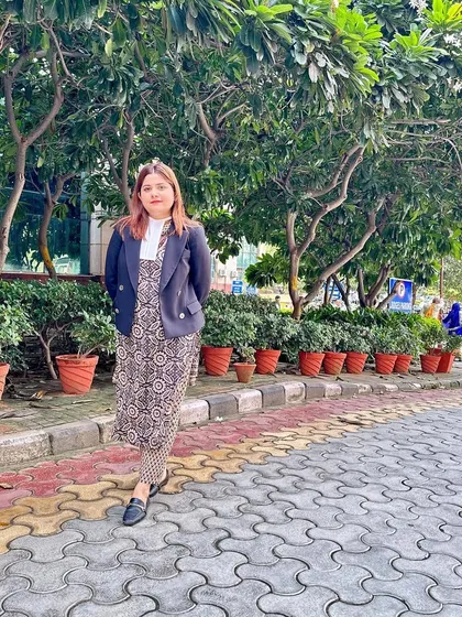 A quick photo during a visit to Saket Court. Each court has its own energy and challenges.