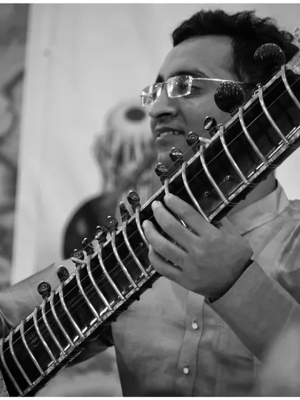 Another monochrome close-up from the Meerut concert.