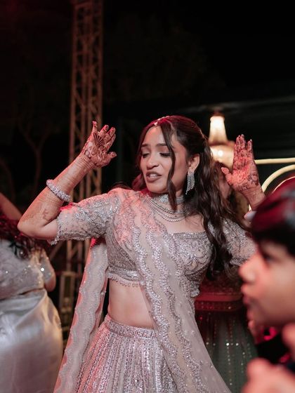 Modern Bridal & Reception Glam photo 31