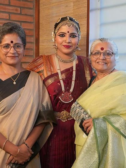 The dancer with her gurus, a heartwarming picture that shows the lineage and love that goes into the making of an artist.