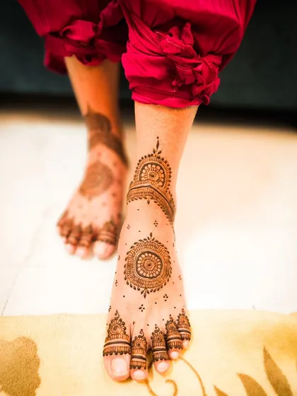A beautiful mandala design on the feet, with a matching cuff on the ankle.