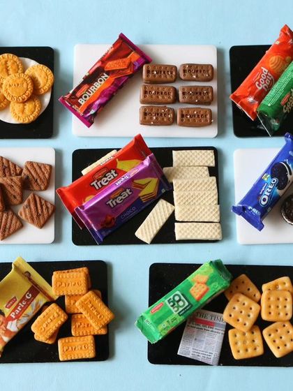 A beautiful flat lay of my biscuit miniatures, showing the 8 different types you can learn to make.