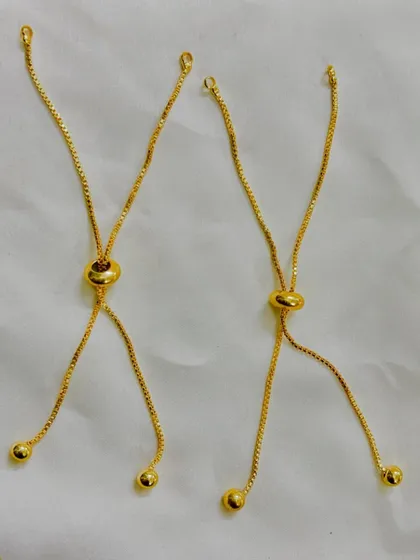 Our adjustable slider chains are also available in a classic gold finish. They are an easy and elegant way to finish your handmade bracelets.