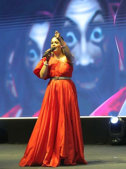 Capturing the audience's attention with a powerful delivery during a corporate summit.