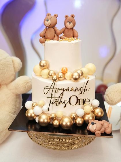 Satweek - Themed Birthday Party Decoration The Finishing Touches: Props, Cakes & Details photo 5