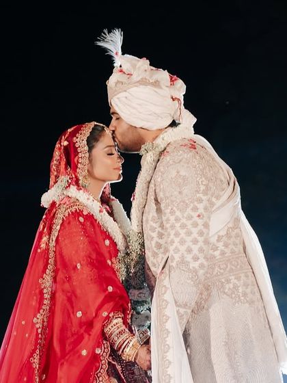 Grand Varmala & Jaimala Moments photo 11