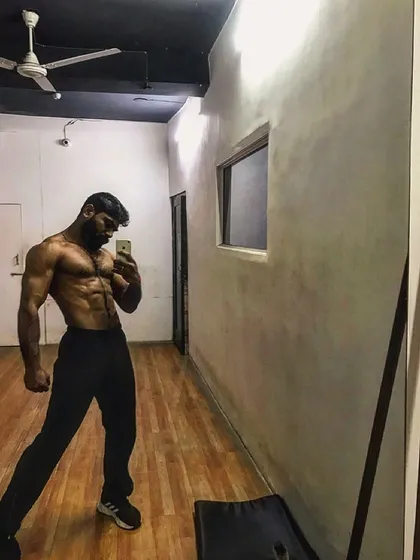 Workout in peace and let your success make the noise. A classic vacuum pose.